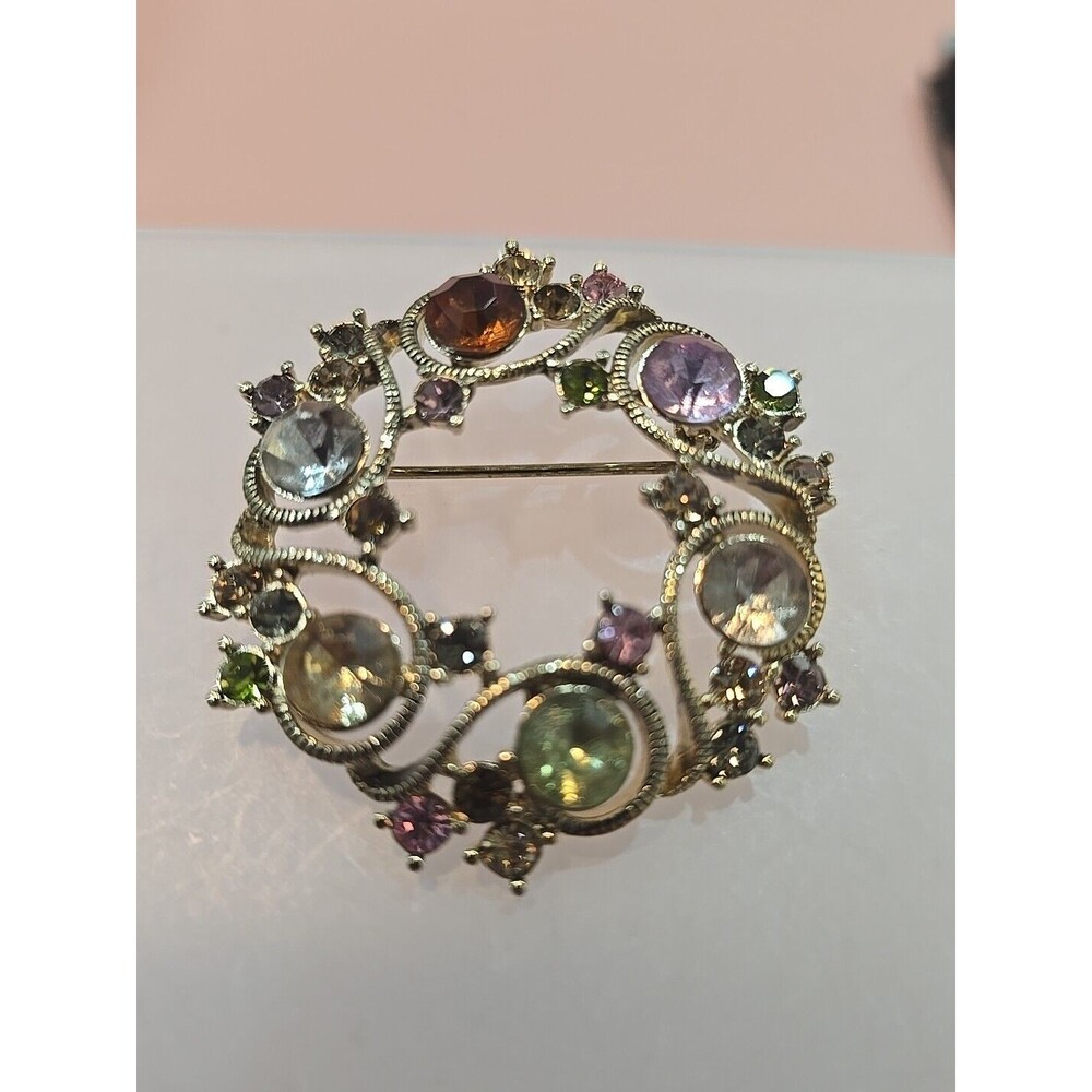 Vintage Monet Antique Gold Tone Color Rhinestone Round 2" Brooch Pin B112417